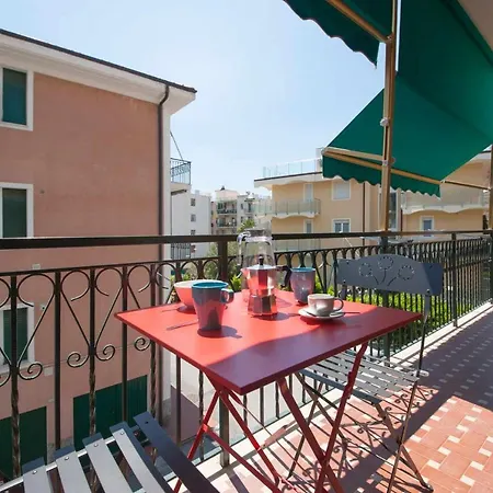 Cipriani 5 Rivieraholiday Pietra Ligure Exterior foto